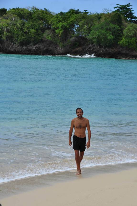 Nadando em um paraíso chamado Playa Rincón, perto de La Galera, na península de Samaná, na costa norte da República Dominicana